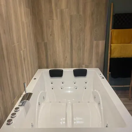 Studio Jacuzzi Love Room Sacquenville Exterior photo